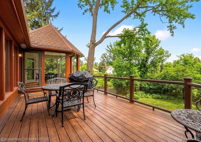 291 Barden Road, Bloomfield Hills, MI 48304