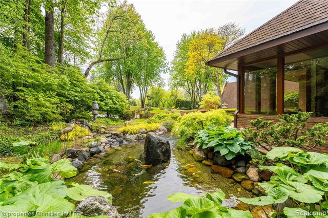 291 Barden Road, Bloomfield Hills, MI 48304