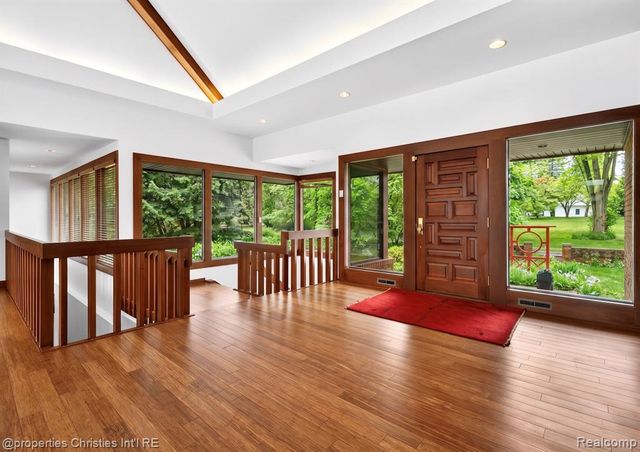 291 Barden Road, Bloomfield Hills, MI 48304