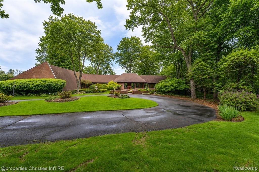 291 Barden Road, Bloomfield Hills, MI 48304