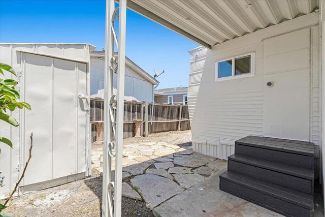 890 38th Avenue 110, Santa Cruz, CA 95062