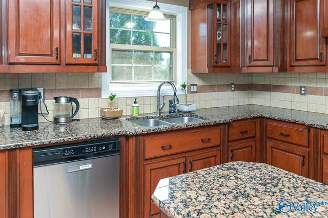 4409 Hampton Ridge Drive, Owens Cross Roads, AL 35763