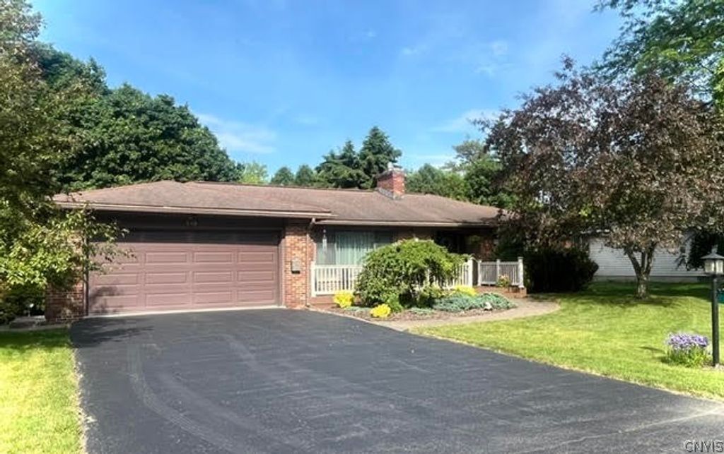 4908 Bryn Mawr Drive, Onondaga, NY 13215