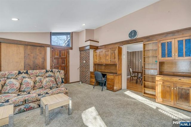 1 Grange Court, Teaneck, NJ 07666