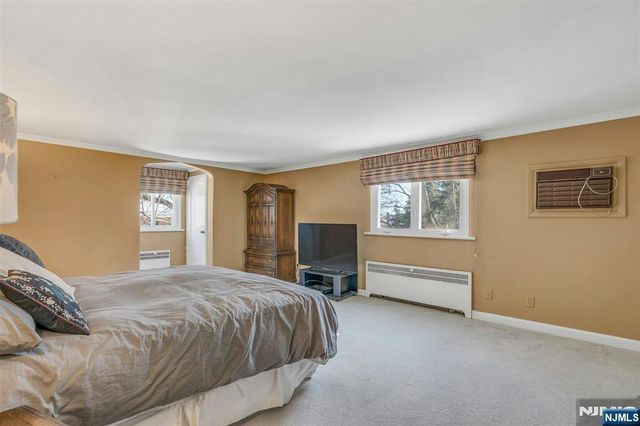 1 Grange Court, Teaneck, NJ 07666