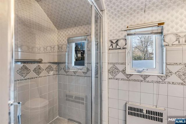 1 Grange Court, Teaneck, NJ 07666