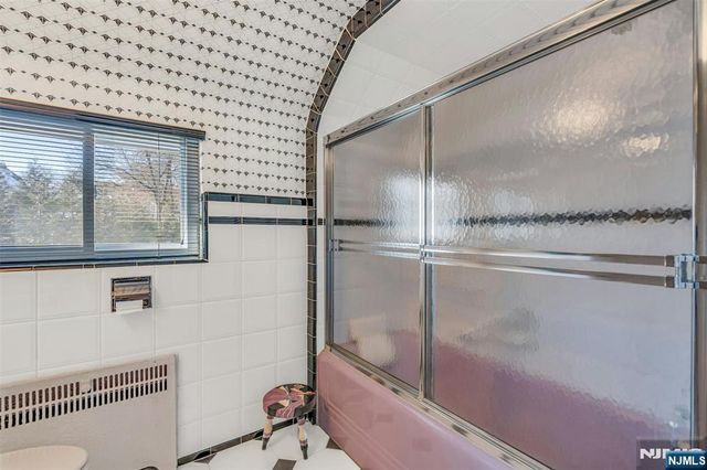 1 Grange Court, Teaneck, NJ 07666