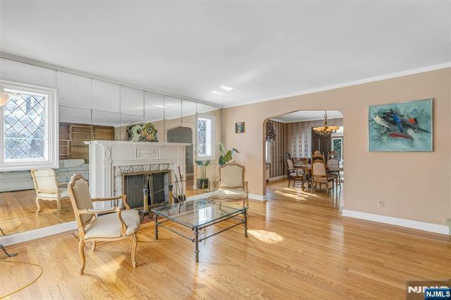 1 Grange Court, Teaneck, NJ 07666