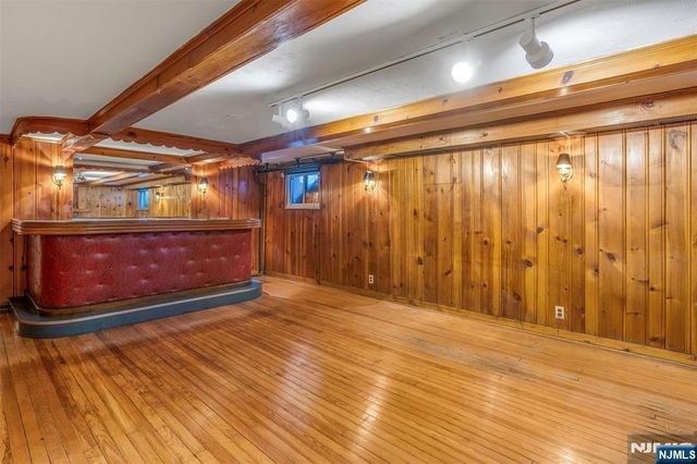 1 Grange Court, Teaneck, NJ 07666