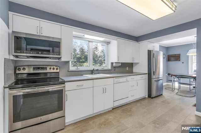 1 Grange Court, Teaneck, NJ 07666