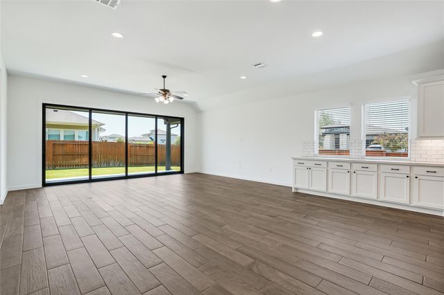 8321 Donnelley DR, Austin, TX 78744