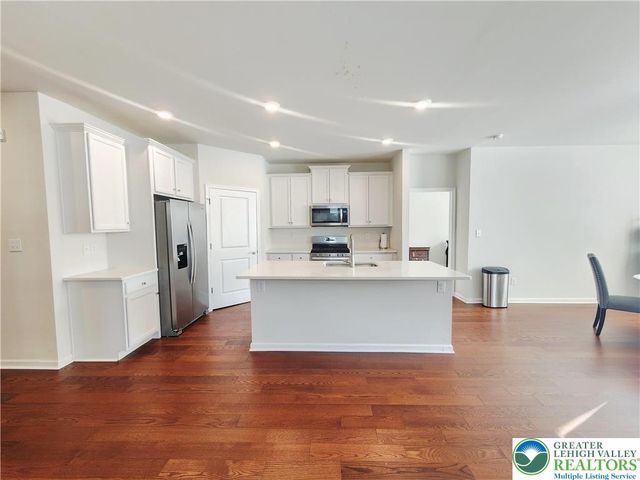 8142 Century Boulevard, Upper Macungie Twp, PA 18031