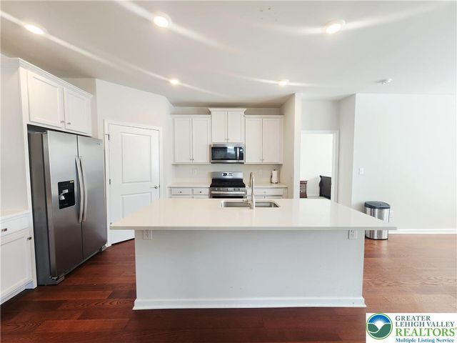 8142 Century Boulevard, Upper Macungie Twp, PA 18031