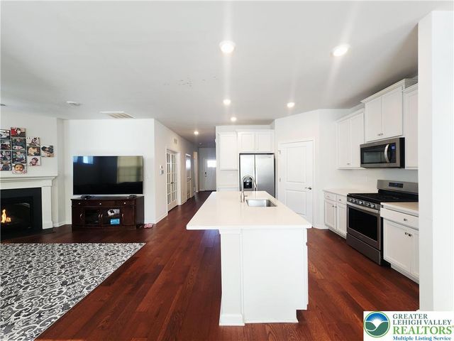 8142 Century Boulevard, Upper Macungie Twp, PA 18031