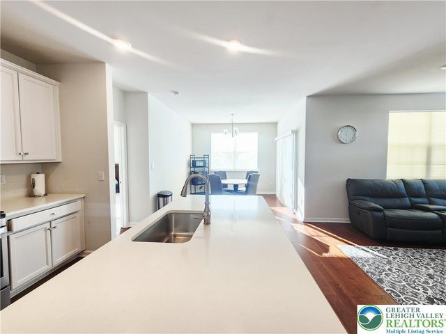 8142 Century Boulevard, Upper Macungie Twp, PA 18031