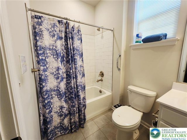 8142 Century Boulevard, Upper Macungie Twp, PA 18031