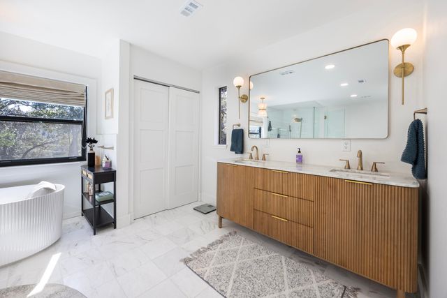 912 Woodbriar Court, Fort Walton Beach, FL 32547