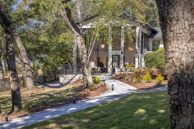 912 Woodbriar Court, Fort Walton Beach, FL 32547