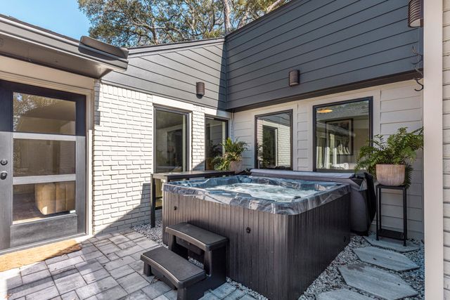 912 Woodbriar Court, Fort Walton Beach, FL 32547