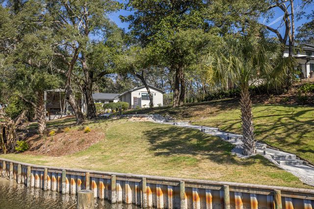 912 Woodbriar Court, Fort Walton Beach, FL 32547