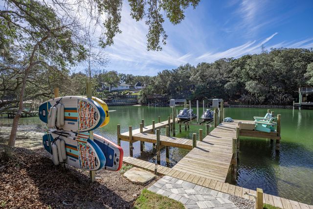 912 Woodbriar Court, Fort Walton Beach, FL 32547