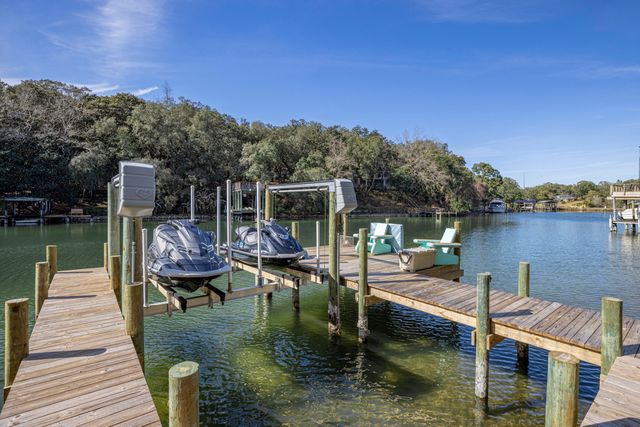 912 Woodbriar Court, Fort Walton Beach, FL 32547