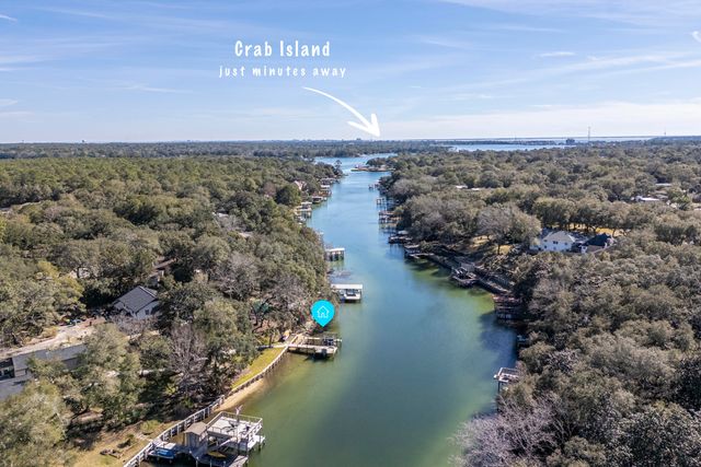 912 Woodbriar Court, Fort Walton Beach, FL 32547