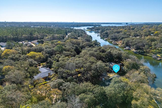 912 Woodbriar Court, Fort Walton Beach, FL 32547