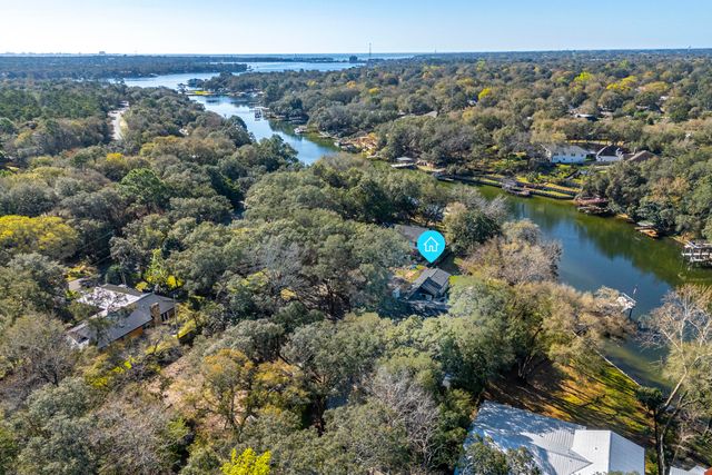 912 Woodbriar Court, Fort Walton Beach, FL 32547