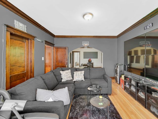 708 W 61st Place, Chicago, IL 60621