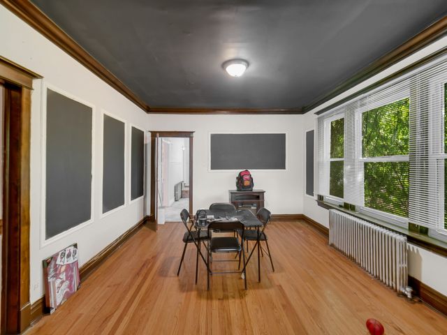 708 W 61st Place, Chicago, IL 60621