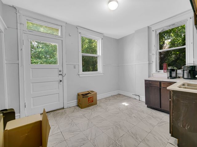708 W 61st Place, Chicago, IL 60621