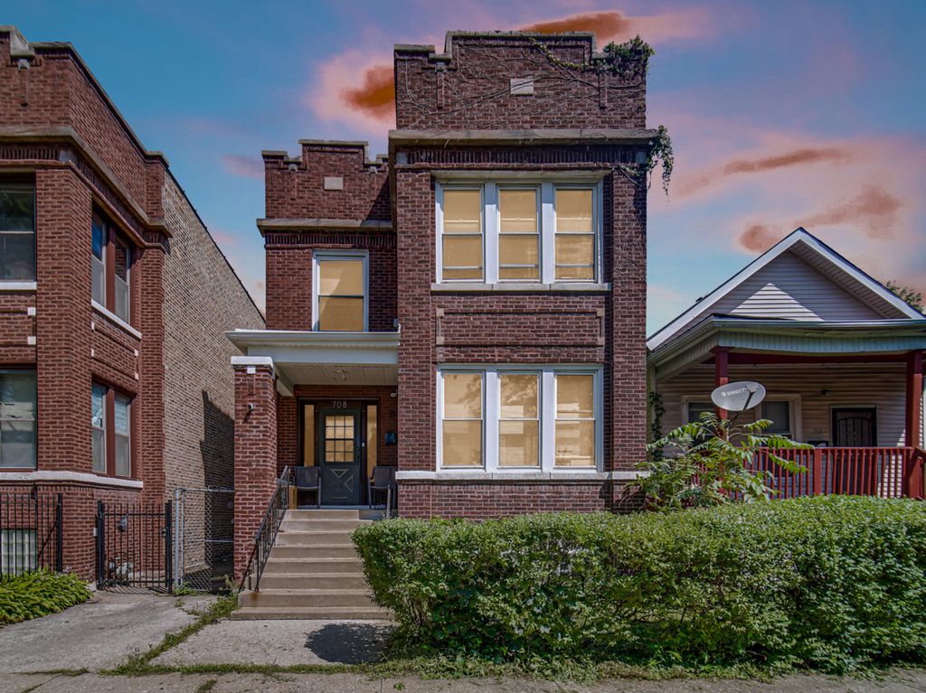 708 W 61st Place, Chicago, IL 60621