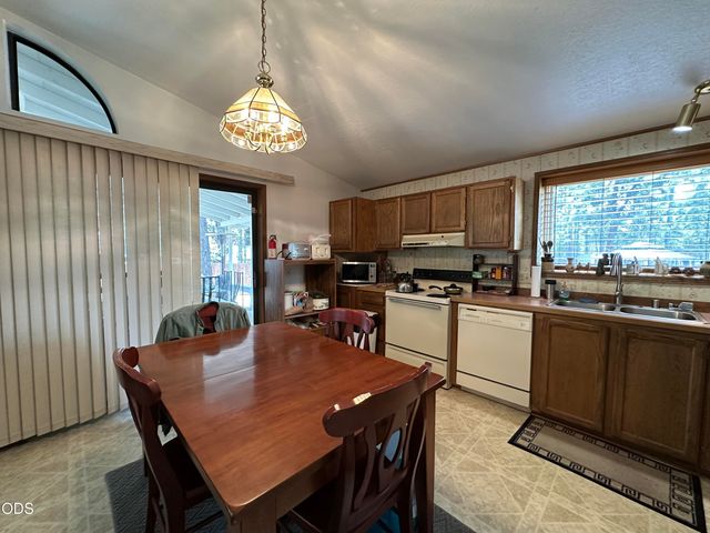 15531 Federal Road, La Pine, OR 97739