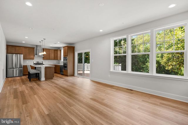 9425 FAIRVIEW AVE, Laurel, MD 20723