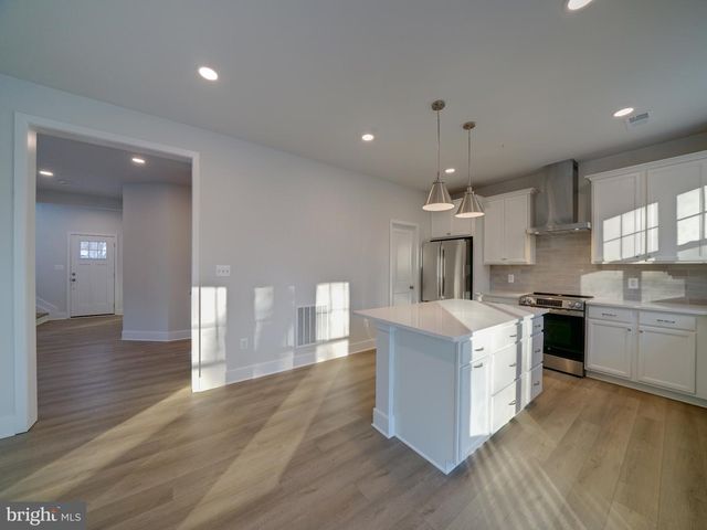 9425 FAIRVIEW AVE, Laurel, MD 20723