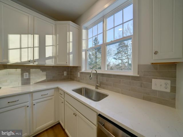 9425 FAIRVIEW AVE, Laurel, MD 20723