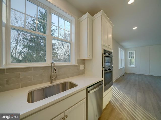 9425 FAIRVIEW AVE, Laurel, MD 20723