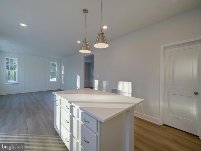 9425 FAIRVIEW AVE, Laurel, MD 20723