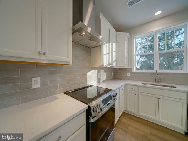 9425 FAIRVIEW AVE, Laurel, MD 20723