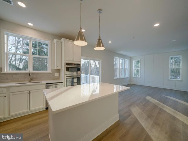 9425 FAIRVIEW AVE, Laurel, MD 20723