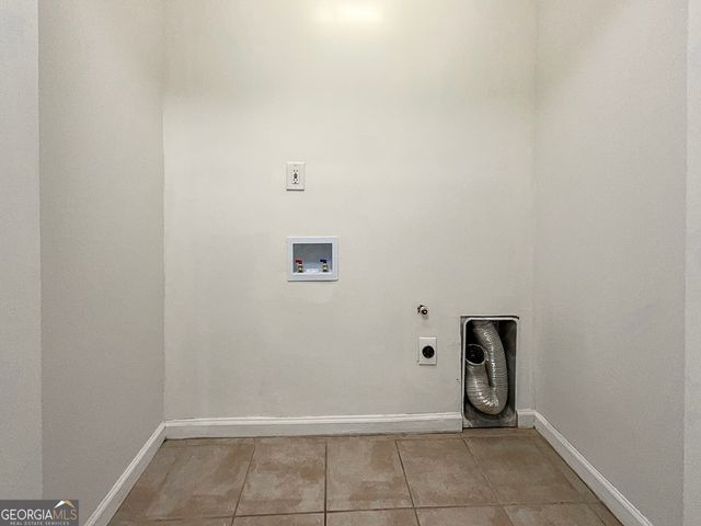 3912 Garrett Springs Drive, Powder Springs, GA 30127