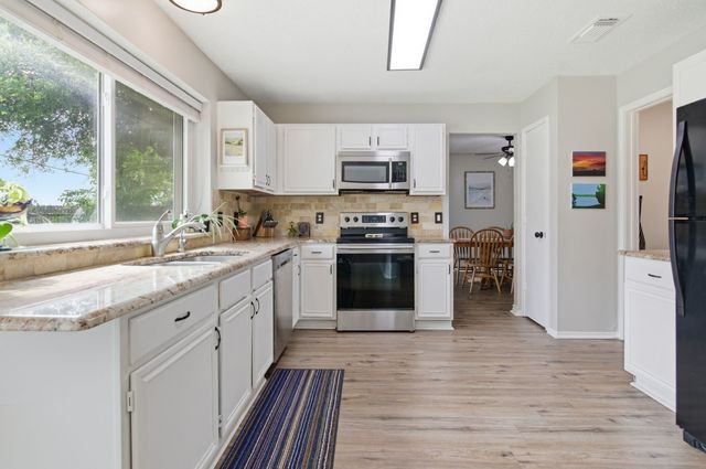 6908 Quail Meadow Drive, Watauga, TX 76148