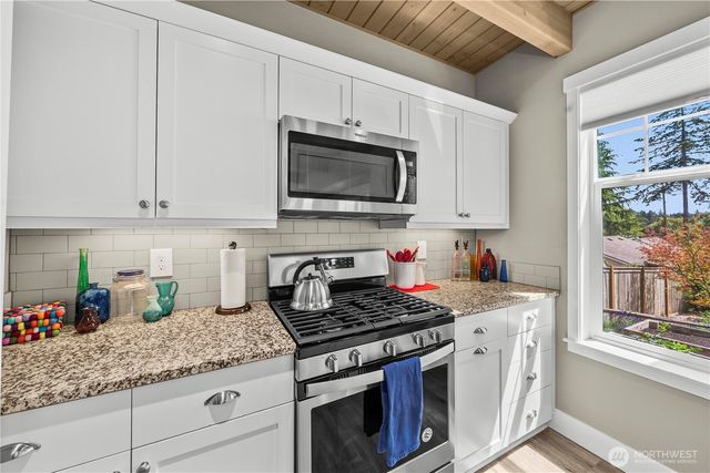 31024 6th Lane SW, Federal Way, WA 98023