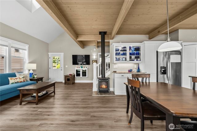 31024 6th Lane SW, Federal Way, WA 98023