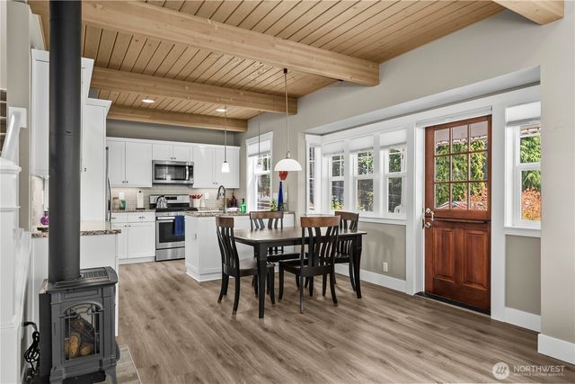 31024 6th Lane SW, Federal Way, WA 98023