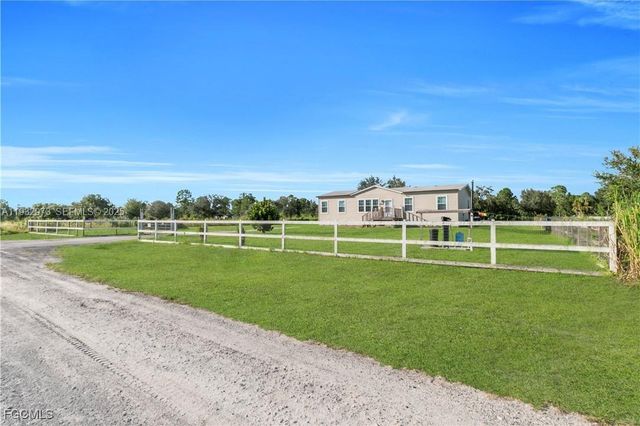 7824 8TH PL, La Belle, FL 33935