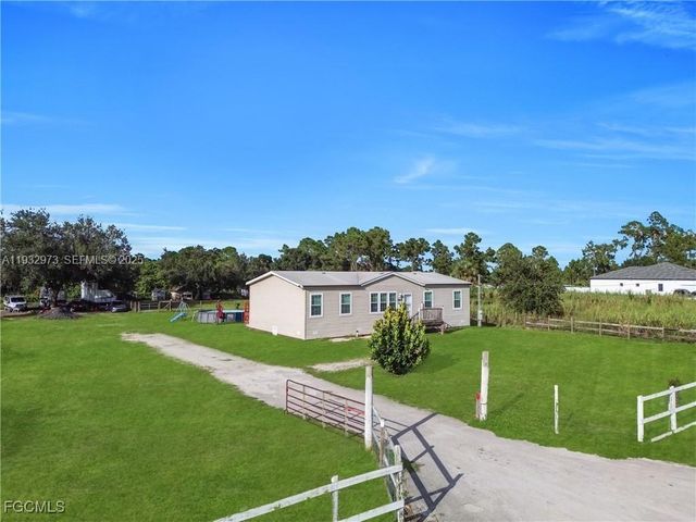7824 8TH PL, La Belle, FL 33935