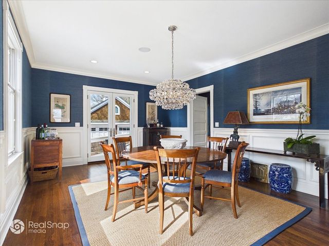 552 Sunrise Avenue, Lake Bluff, IL 60044