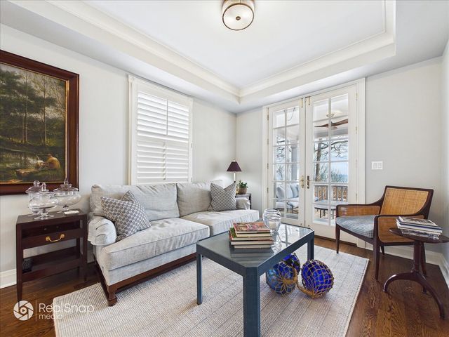 552 Sunrise Avenue, Lake Bluff, IL 60044